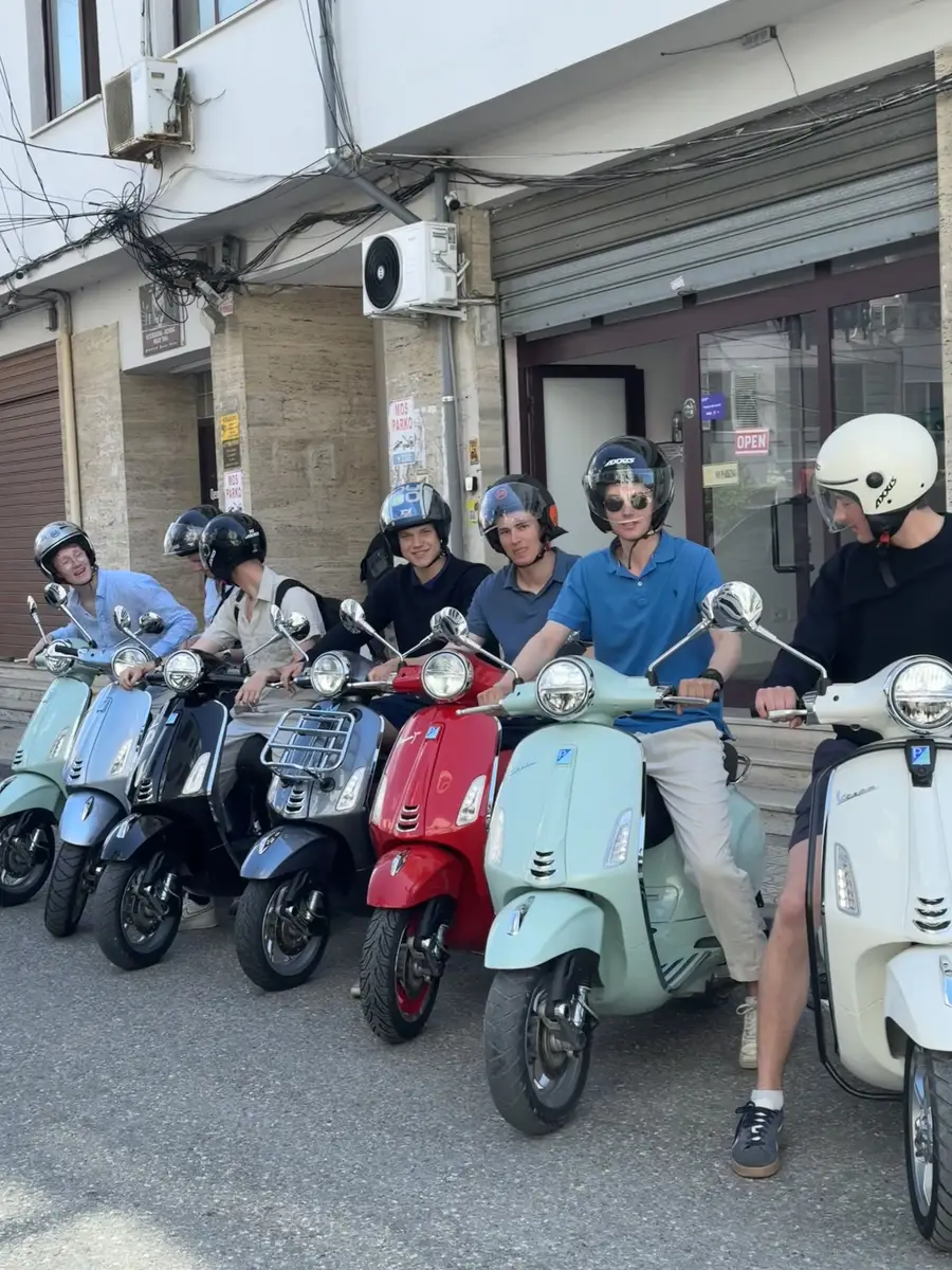 Vespa rental Durrës - everything included